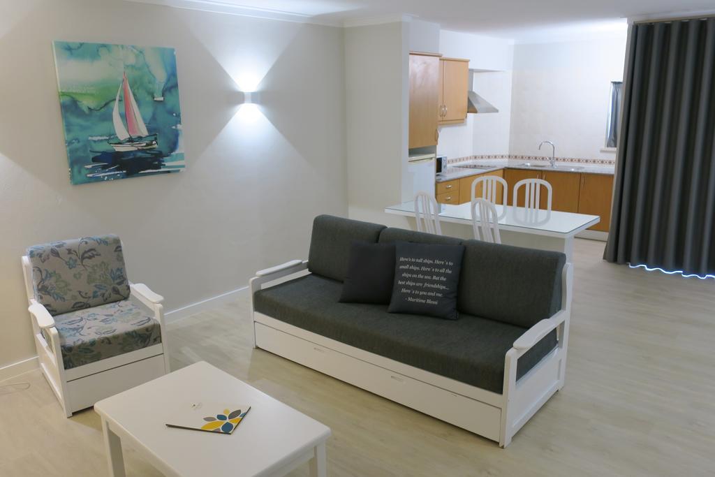 Apartamento com 1 Quarto e Vista Piscina