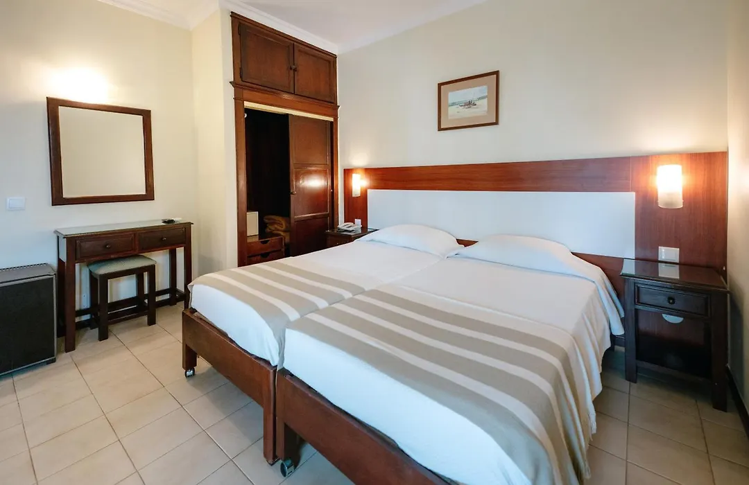 Hotel Avenida Praia-1